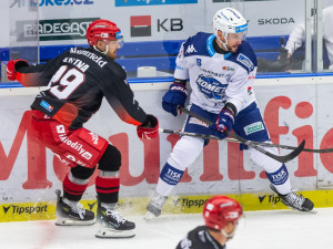 Hokejisté Komety slaví vítězství. Porazili Hradec Králové 2:1 a vezou domů tři body