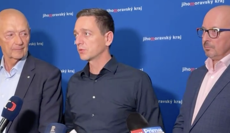 Grolich jednal se Starosty. Koaliční smlouvu podepíší příští týden