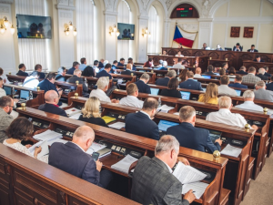 V krajském zastupitelstvu na jihu Moravy bude více žen. Nejstarší zastupitel je za Stačilo