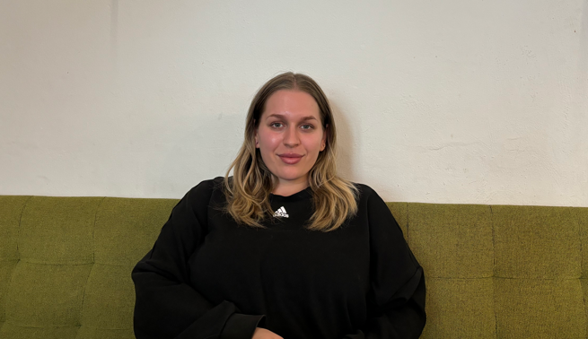 Do klubu tě dostane pokora, ne značkový outfit, říká facecheckerka. Respekt je na techno scéně klíčový