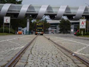 Výstavištěm vede také vlečka, která už nadále není funkční v běžném logistickém provozu, ale využívá se při veletrzích.