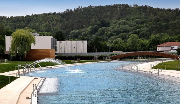 size3-17249459803507-60-brnane-se-na-riviere-vykoupu-i-v-zari-provozovatel-o-tyden-prodlouzil-sezonu