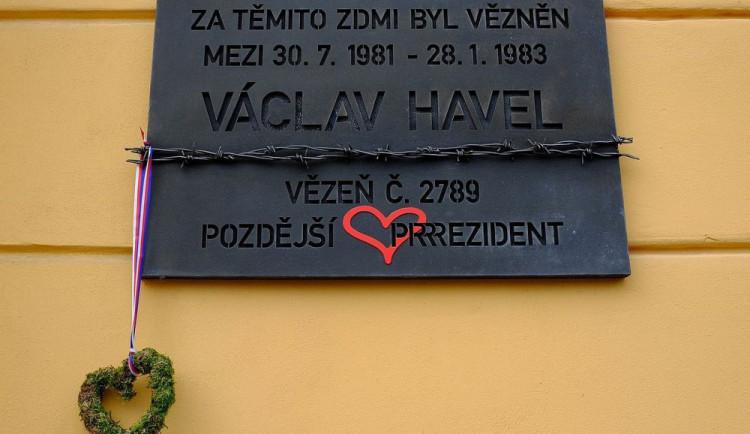 Václav Havel by dnes oslavil 88. narozeniny. V Plzni nějaký čas nedobrovolně pobýval