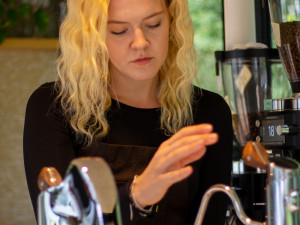 Můj cíl nikdy nebyl soutěžit, ale je to dobrý pocit, říká vítězka soutěže v latté artu