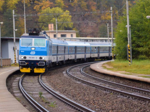 Na trati mezi Brnem a Přerovem čeká na cestující výluka. Místo vlaku pojedou dva týdny autobusem