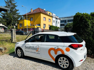 Takovými auty jezdíme za pacienty.