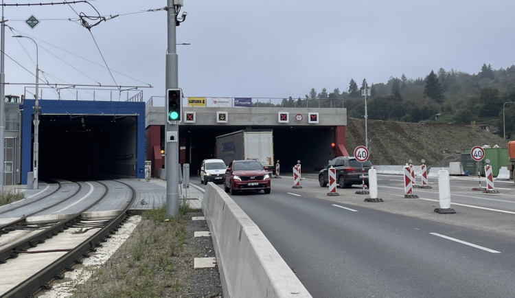 Žabovřeská bude tento týden v noci uzavřená. Silničáři tam dokončují stavbu okruhu