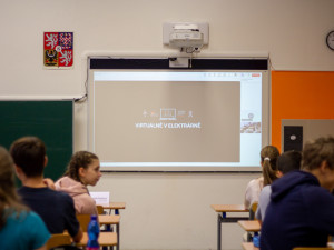 VIDEO: Žáci z Brna nahlédli ze školních lavic do jaderné elektrárny Dukovany. Umožnila to virtuální prohlídka