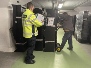 Celníci se na jihu Moravy pustili do likvidace nelegálních automatů. Zůstal z nich jen šrot