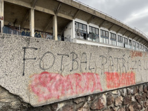 Konstrukce tribun stadionu Za Lužánkami půjde k zemi, rozhodli radní. Valy zůstanou