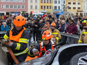 Do Vyškova přijeli hasiči z celého Česka, aby soutěžili ve vyprošťování. Brňáci skončili druzí