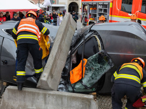 Do Vyškova přijeli hasiči z celého Česka, aby soutěžili ve vyprošťování. Brňáci skončili druzí