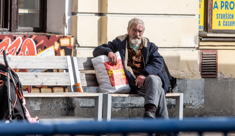 Kraj Vysočina spolu s Červeným křížem zajistí v Jihlavě hygienu pro lidi bez domova