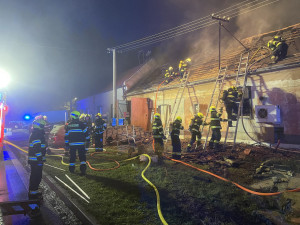 Na Hodonínsku v noci na sobotu hořela dílna. Škoda se vyšplhala na milion korun, nikdo se nezranil