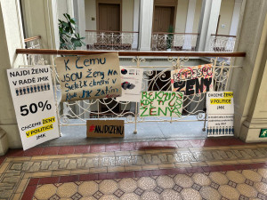 Hejtmanem Jihomoravského kraje byl opět zvolen Grolich. Prioritou bude oprava silnic, řekl