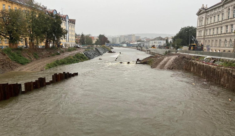 Stavba protipovodňové ochrany na Svratce v Brně nabere další zpoždění kvůli zářijovým povodním