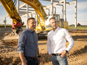 Zleva výrobní ředitel Aleš Večeřa a generální ředitel Michal Šimara.