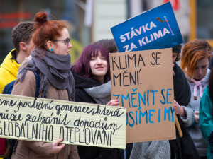 Studenti v Brně dnes zahajují třídenní stávku za klima, upozorňují na systémové příčiny krizí