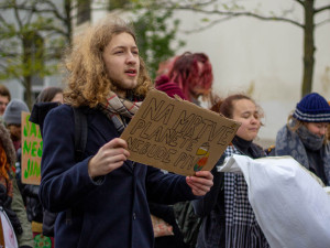 Víc lásky, míň uhlí, křičeli studenti. Pochod za klimatickou spravedlnost poukazuje na soudobé krize