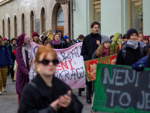 Víc lásky, míň uhlí, křičeli studenti. Pochod za klimatickou spravedlnost poukazuje na soudobé krize