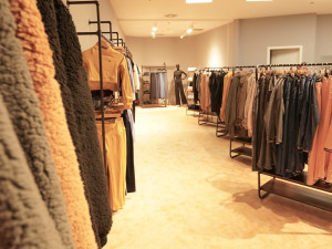 GoldBee otevřela obchod ušitý na míru nákupy s dětmi