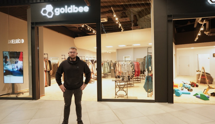 GoldBee otevřela obchod ušitý na míru nákupy s dětmi