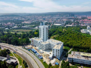 Bydlení s výhledem na celé Brno. Nad Arboretem vzniká moderní polyfunkční dům