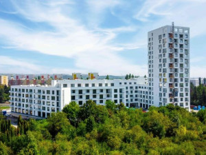 Bydlení s výhledem na celé Brno. Nad Arboretem vzniká moderní polyfunkční dům