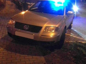 Opilý řidič se centrem Brna řítil devadesátkou. Nakonec najel na chodník a dal se na útěk