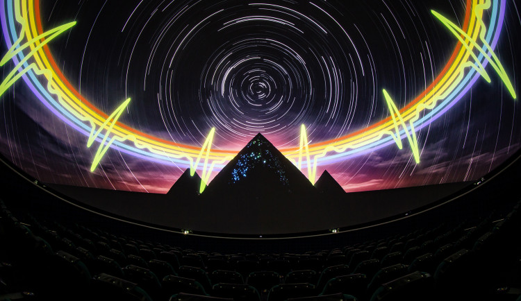 Na brněnské hvězdárně máte poslední příležitost zhlédnout opus magnum skupiny Pink Floyd