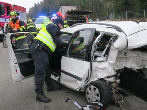 VIDEO: Chvilka nepozornosti stačí k vážné nehodě. Policisté zveřejnili záběry z dálnice D1 u Brna