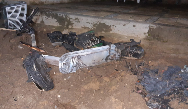 Požár elektrokoloběžky na Brněnsku způsobil škodu skoro za milion korun