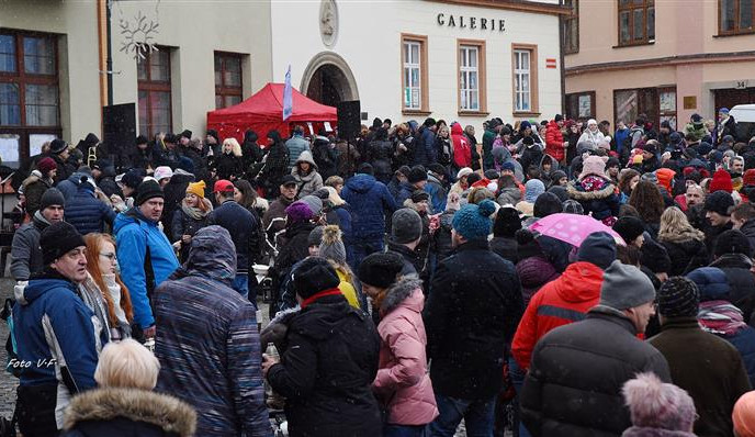 V Boskovicích rozdali dvanáct set porcí fazolové polévky. Akce vynesla peníze na pomoc rodinám v nouzi