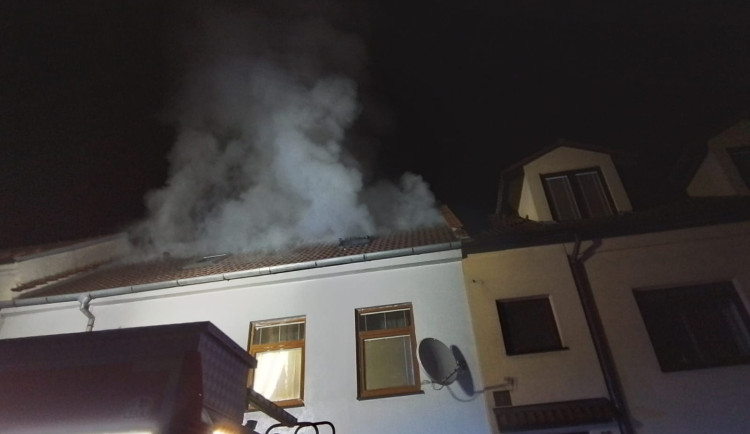 Svátky očima hasičů na Vysočině. Hasili patnáct požárů, zaměstnalo je pět dopravních nehod