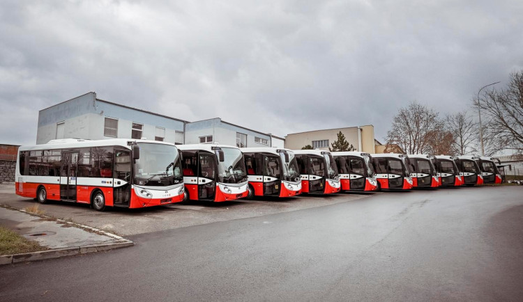 Dopravní podnik v Brně obdržel deset nových malých autobusů SOR