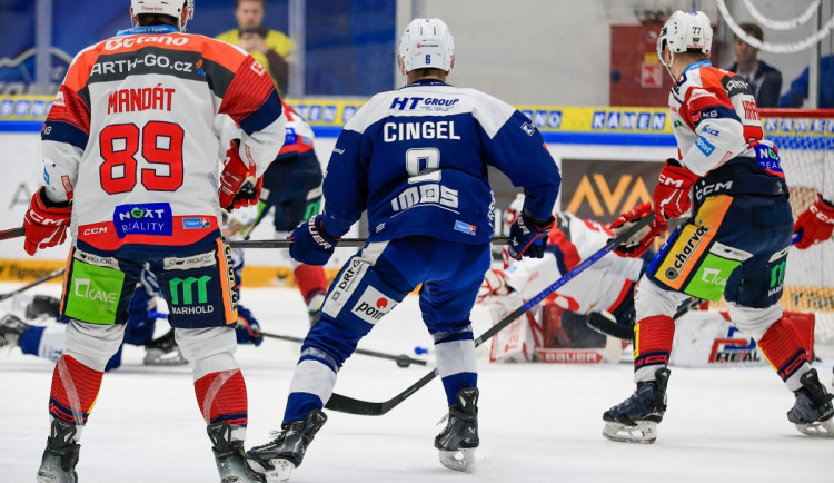 Byl to zápas s nádechem play off, diváci skvěle fandili, zářil Cingel po výhře nad Pardubicemi