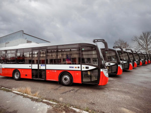 Dopravní podnik v Brně obdržel deset nových malých autobusů SOR