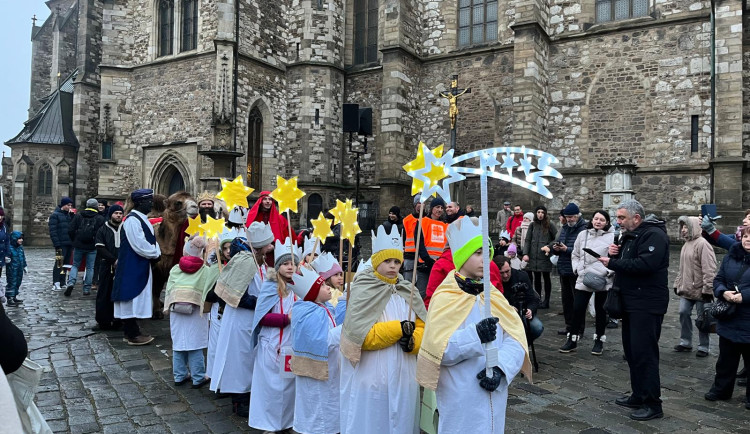 VIDEO: Brňané oslavovali Tři krále. Kašpar, Melichar a Baltazar na velbloudech projeli městem