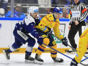 Hokejisté Českých Budějovic vyhráli v Brně 3:2 v prodloužení, rozhodl Harris