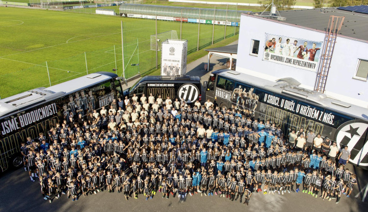 Kraj odkoupí budovy na Složišti. Fotbalová akademie se tak snad dočká oprav