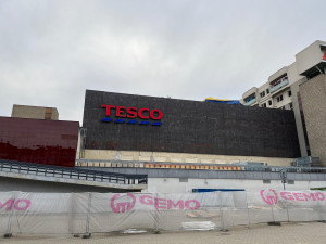 VIDEO: Dělníci povolali těžkou techniku. Dnes začala demolice bývalého brněnského Prioru