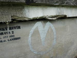 Silničáři na několik měsíců zavřeli most přes řeku Moravu u slovenských hranic. Hrozí, že se zřítí