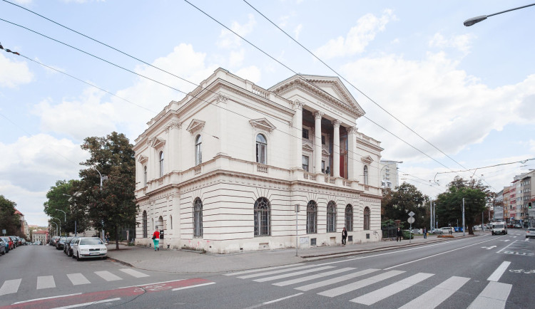 Brno od biskupství získalo vilu pro Muzeum Leoše Janáčka, na oplátku poskytlo budovu bývalé školy