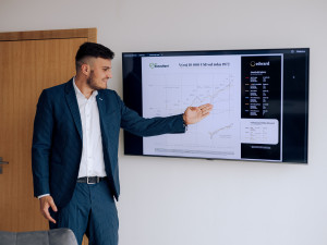 Zkušený tým konzultantů poradí s financemi i s tím, jak nenaletět. Své služby rozšiřuje i na Zlínsko