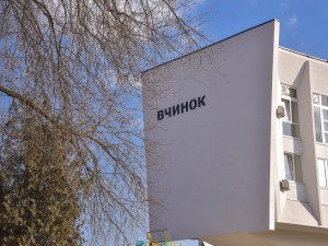 Nádraží v ukrajinském Lvově nově zdobí nápis brněnského graffiti umělce Tima