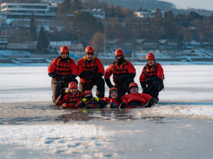 Na části Pryglu led výrazně zesílil, půlka zamrzlé plochy je ale zcela nestabilní