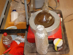 Invalida z Brněnska vařil pervitin v bytě i garáži. Kumpán drogu nevýhodně prodával, oba prodělali