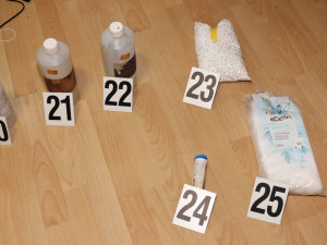 Invalida z Brněnska vařil pervitin v bytě i garáži. Kumpán drogu nevýhodně prodával, oba prodělali