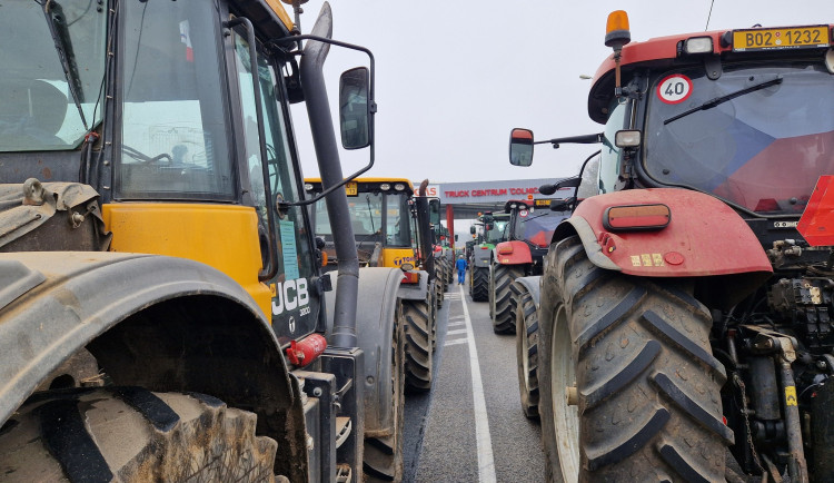 Na přechodu v Hodoníně protestovali zemědělci z Česka, Slovenska, Maďarska i Rakouska