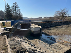 VIDEO: Obnova Žebětínského rybníka je téměř u konce. Ochrání obojživelníky, poslouží i ke koupání